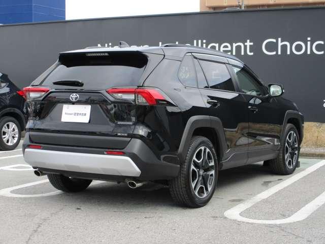 トヨタ RAV4 2.0 アドベンチャー 4WD 衝突被害軽減 踏み