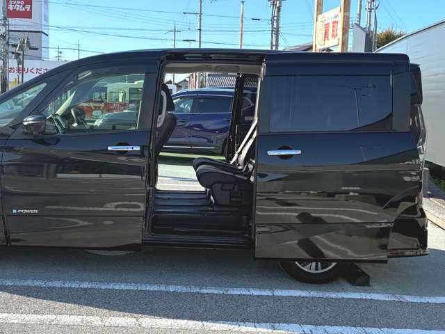 セレナ １．２　ｅ－ＰＯＷＥＲ　ハイウェイスター　Ｖ　走行距離無制限１年保証　両側電動スライドＤ（15枚目）