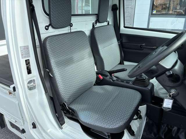 NT100クリッパートラック 660 DX 4WD 走行距離無制限1年保証 5MT ワンオーナー(10枚目)