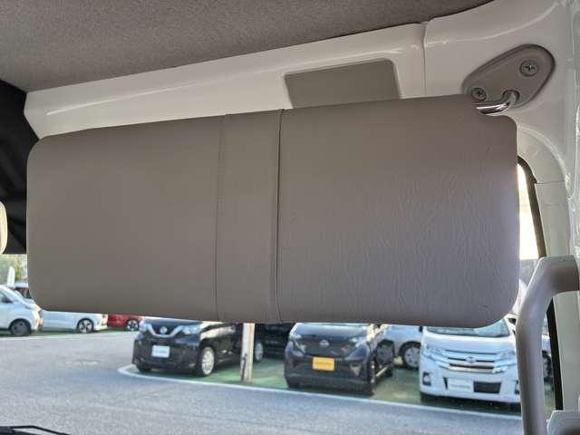 ＮＴ１００クリッパートラック ６６０　ＧＸ　４ＷＤ　走行距離無制限１年保証　踏み間違い防止装置（18枚目）