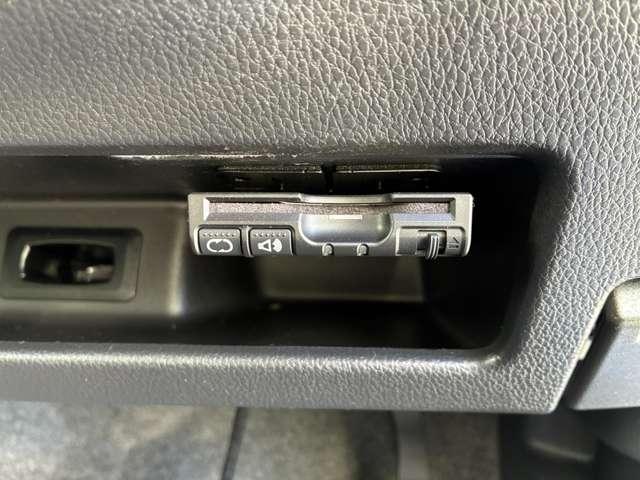 料金所をスムーズに通過でき、ポイントも貯まってお得なＥＴＣ！最近増えてきたスマートインターご利用にも必須です♪整備費用の割引の他、お得な特典が付く日産カードご入会でＥＴＣカードも作れます。是非ご相談を