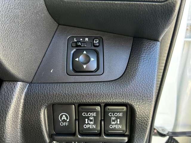 まるでタクシーのように運転席からのスイッチ操作で遠隔開閉できる両側オートスライドドアで、送迎も楽々♪雨の日も濡れません！（＾＾）！