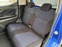 大人でも余裕で座れる十分な室内幅を確保。ひざ周りスペースも広く脚を組んで座れるので、ロングドライブもリラックスした姿勢で座れ快適です♪疲れた足をブ〜ラブラして気分転換(*^_^*)