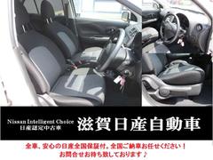 運転席シートにはラチェット式のシートリフターを装備、座ったままで簡単に上下でき、運転しやすいシートの高さが、ラクに見つかります。 6