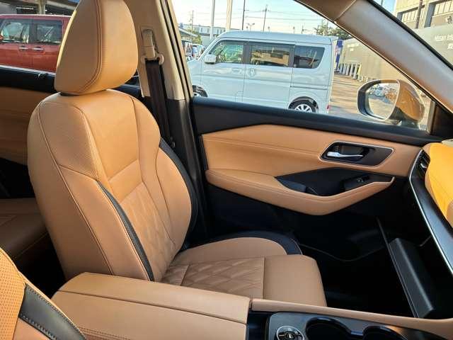 エクストレイル 4WD パノラミックガラスルーフ BOSEサウンドシ(14枚目)