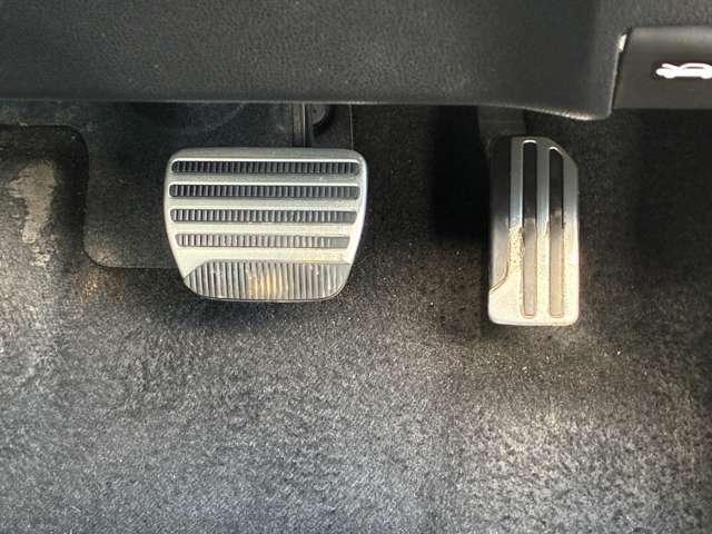 ジューク １６ＧＴ　ＦＯＵＲ　日産純正メモリーナビ　アラウンドビューモニター　ＥＴＣ　ドライブレコーダー　１７インチアルミホイール　キセノンヘッドランプ（9枚目）