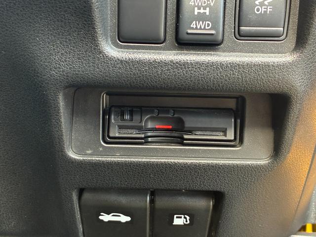 ジューク １６ＧＴ　ＦＯＵＲ　日産純正メモリーナビ　アラウンドビューモニター　ＥＴＣ　ドライブレコーダー　１７インチアルミホイール　キセノンヘッドランプ（24枚目）