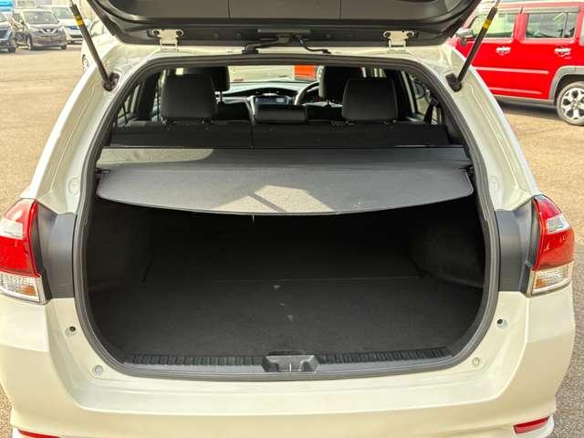 カローラフィールダー １．５　ハイブリッド　Ｇ　Ｗ×Ｂ　プリクラッシュセーフティ・ＬＥＤヘッドライ（16枚目）