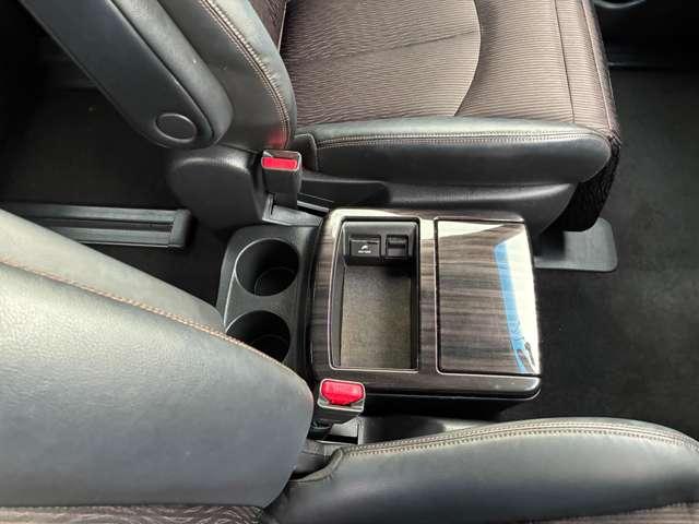 エルグランド 2.5 250ハイウェイスターS アーバンクロム 純正ナビ・アラウンドビューモニター・社外(18枚目)