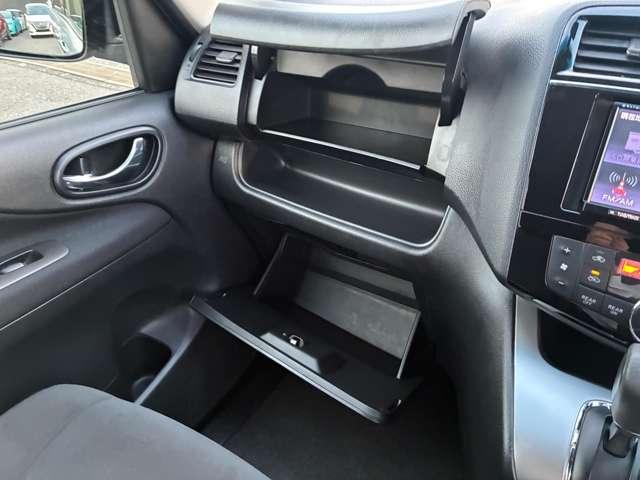 セレナ ２．０　２０Ｘ　Ｓ－ＨＹＢＲＩＤ　バックカメラ（17枚目）