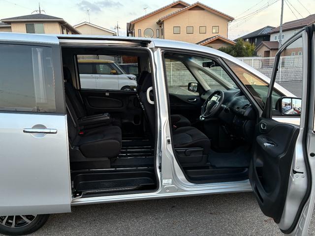 セレナ ２．０　２０Ｘ　Ｓ－ＨＹＢＲＩＤ　バックカメラ（33枚目）