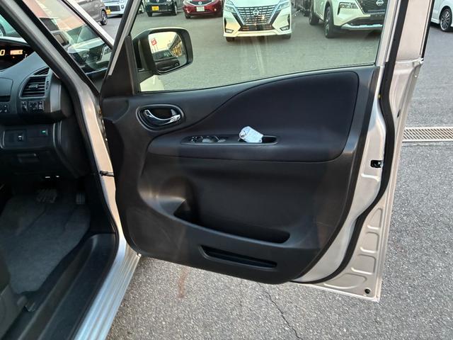 セレナ ２．０　２０Ｘ　Ｓ－ＨＹＢＲＩＤ　バックカメラ（43枚目）