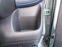 カップホルダー付きです。出先でドリンクを購入しても車内に飲料缶を持ち込めます。
