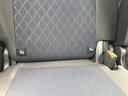 ISOFIX(アイソフィックス) 固定部搭載です。 対応のチャイルドシートをはめ込むだけで簡単取り付け♪