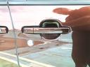 キーを差し込まなくてもスイッチを押すだけでカギを開錠施錠出来ます。