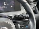 ヘッドライトはアダプティブLEDランプとなっていて、前方の対向車や人を感知し最適にライトを調整します