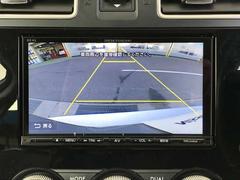 ナビゲーションはバックカメラを搭載しております。　駐車時に後ろの状況を詳しく確認が出来安心して駐車できます。 4