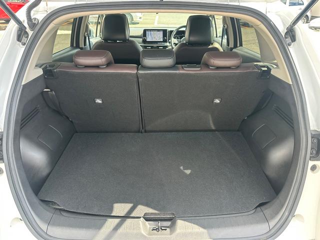 オーラ Ｇ　ＦＯＵＲ４ＷＤ　自社社用車　ＢＯＳＥサウンド　プロパイロット　ＥＴＣ２．０　純正ナビ（メーカーＯＰ）　フルセグＴＶ　ＨＤＭＩ接続　Ｂｌｕｅｔｏｏｔｈ接続　衝突軽減ブレーキ　踏み間違い防止　シートヒーター（11枚目）