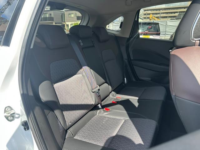 オーラ Ｇ　ＦＯＵＲ４ＷＤ　自社社用車　ＢＯＳＥサウンド　プロパイロット　ＥＴＣ２．０　純正ナビ（メーカーＯＰ）　フルセグＴＶ　ＨＤＭＩ接続　Ｂｌｕｅｔｏｏｔｈ接続　衝突軽減ブレーキ　踏み間違い防止　シートヒーター（14枚目）