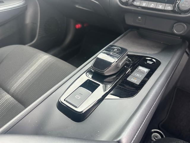 ノート X 自社社用車 全周囲カメラ 踏み間違い防止 スマートルームミラー 純正ディスプレイオーディオ LEDヘッドライト ハイビームアシスト 電動格納ミラー 横滑り防止 Bluetooth接続 インテリキー(26枚目)