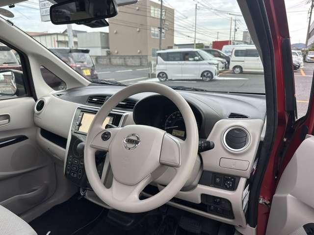 デイズ X 衝突軽減ブレーキ 純正ナビ ワンオーナー 踏み間違い防止 アイドリングストップ フルセグTV DVD再生 Bluetooth接続 ETC 社外アルミ 横滑り防止 ベンチシート 電動格納ミラー(4枚目)