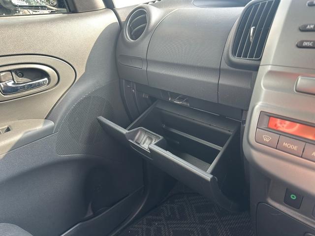 タント Ｇ　片側電動ドア　社外アルミ　ベンチシート　　スマートキー　ＡＢＳ　オーディオ　ＣＤ再生　ラジオ　ＡＵＴＯエアコン　盗難防止装置（26枚目）