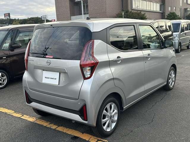 デイズ X 自社社用車 全周囲カメラ 踏み間違い防止 衝突軽減ブレーキ ハイビームアシスト ベンチシート 電動格納ミラー USB入力端子 横滑り防止 オートライト 純正ディスプレイオーディオ 障害物センサー(2枚目)