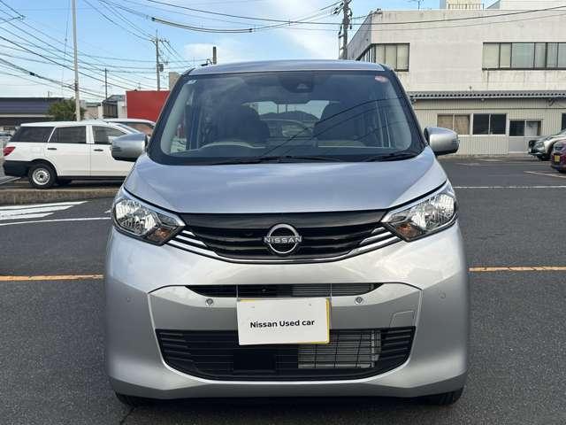 デイズ X 自社社用車 全周囲カメラ 踏み間違い防止 衝突軽減ブレーキ ハイビームアシスト ベンチシート 電動格納ミラー USB入力端子 横滑り防止 オートライト 純正ディスプレイオーディオ 障害物センサー(6枚目)