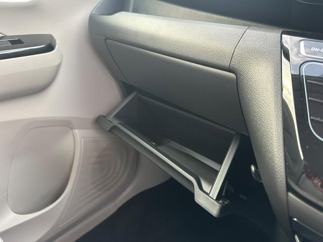 デイズ X 自社社用車 全周囲カメラ 踏み間違い防止 衝突軽減ブレーキ ハイビームアシスト ベンチシート 電動格納ミラー USB入力端子 横滑り防止 オートライト 純正ディスプレイオーディオ 障害物センサー(28枚目)