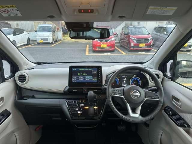 デイズ X 自社社用車 全周囲カメラ 踏み間違い防止 衝突軽減ブレーキ 横滑り防止 純正ディスプレイオーディオ インテリキー 電動格納ミラー Bluetooth接続 ベンチシート ハイビームアシスト 純正アルミ(3枚目)