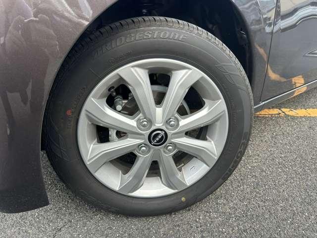 デイズ X 自社社用車 全周囲カメラ 踏み間違い防止 衝突軽減ブレーキ 横滑り防止 純正ディスプレイオーディオ インテリキー 電動格納ミラー Bluetooth接続 ベンチシート ハイビームアシスト 純正アルミ(5枚目)