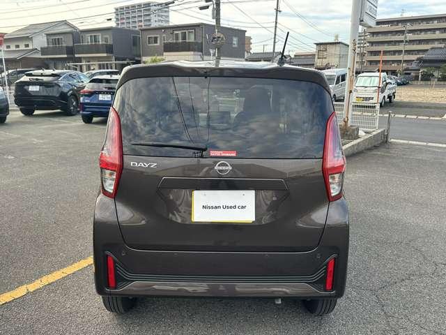 デイズ X 自社社用車 全周囲カメラ 踏み間違い防止 衝突軽減ブレーキ 横滑り防止 純正ディスプレイオーディオ インテリキー 電動格納ミラー Bluetooth接続 ベンチシート ハイビームアシスト 純正アルミ(10枚目)