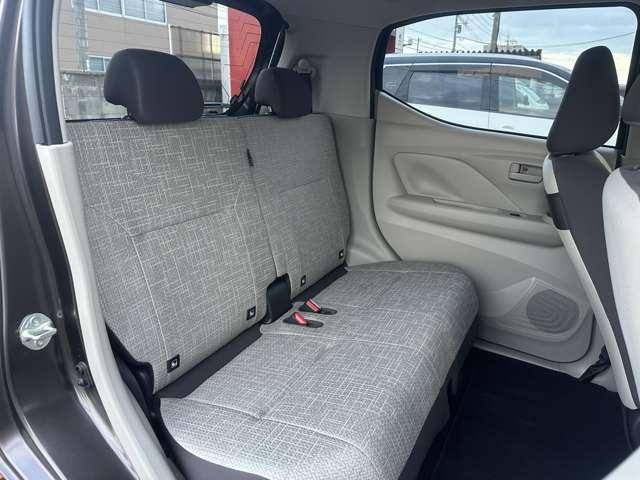 デイズ X 自社社用車 全周囲カメラ 踏み間違い防止 衝突軽減ブレーキ 横滑り防止 純正ディスプレイオーディオ インテリキー 電動格納ミラー Bluetooth接続 ベンチシート ハイビームアシスト 純正アルミ(14枚目)