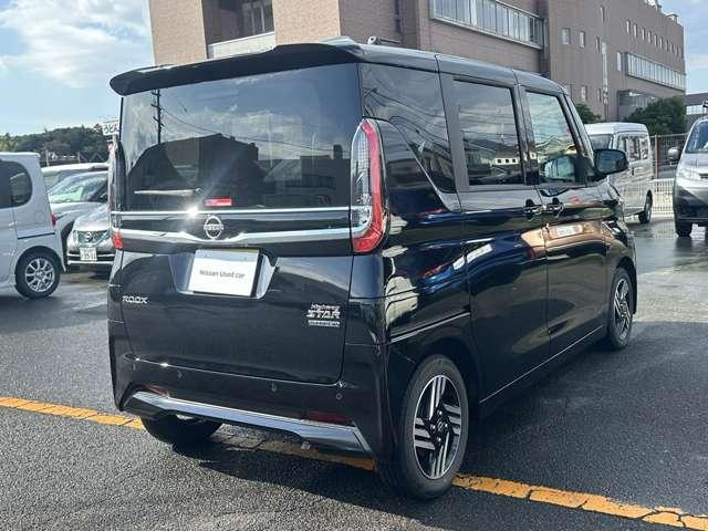 ルークス ハイウェイスター X プロパイロットエディション 自社社用車 純正ナビ 両側電動スライド SOSコール 衝突軽減ブレーキ 踏み間違い防止 プロパイロット LEDヘッドライト 全周囲カメラ フルセグTV 純正アルミ 電動格納ミラー ハイビームアシスト(2枚目)