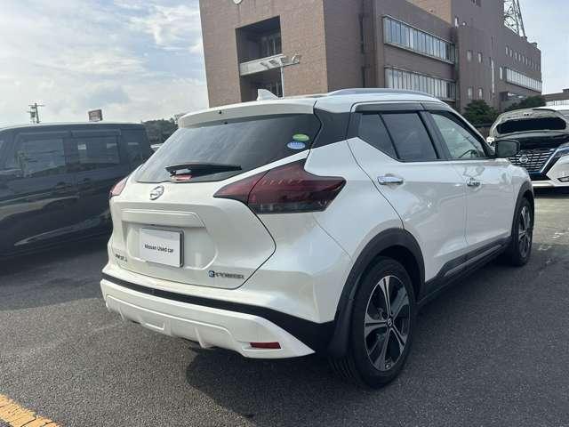 キックス Ｘ（ｅ－ＰＯＷＥＲ）　プロパイロット　純正ナビ　全周囲カメラ　ＳＯＳコール　踏み間違い防止　衝突軽減ブレーキ　フルセグＴＶ　Ｂｌｕｅｔｏｏｔｈ接続　ＥＴＣ２．０　ＬＥＤヘッドライト　純正アルミ　ワンオーナー（2枚目）