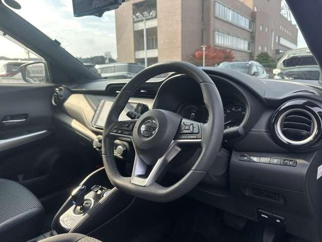 キックス Ｘ（ｅ－ＰＯＷＥＲ）　プロパイロット　純正ナビ　全周囲カメラ　ＳＯＳコール　踏み間違い防止　衝突軽減ブレーキ　フルセグＴＶ　Ｂｌｕｅｔｏｏｔｈ接続　ＥＴＣ２．０　ＬＥＤヘッドライト　純正アルミ　ワンオーナー（4枚目）