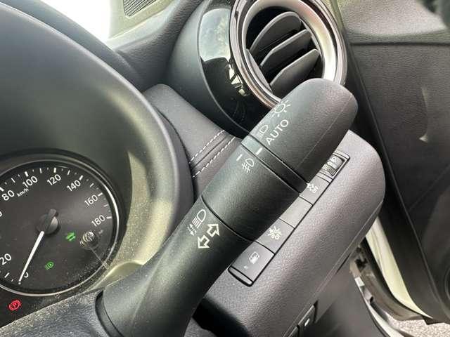 キックス Ｘ（ｅ－ＰＯＷＥＲ）　プロパイロット　純正ナビ　全周囲カメラ　ＳＯＳコール　踏み間違い防止　衝突軽減ブレーキ　フルセグＴＶ　Ｂｌｕｅｔｏｏｔｈ接続　ＥＴＣ２．０　ＬＥＤヘッドライト　純正アルミ　ワンオーナー（19枚目）