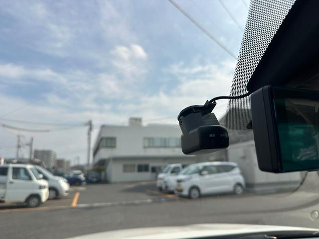 キックス Ｘ（ｅ－ＰＯＷＥＲ）　プロパイロット　純正ナビ　全周囲カメラ　ＳＯＳコール　踏み間違い防止　衝突軽減ブレーキ　フルセグＴＶ　Ｂｌｕｅｔｏｏｔｈ接続　ＥＴＣ２．０　ＬＥＤヘッドライト　純正アルミ　ワンオーナー（34枚目）