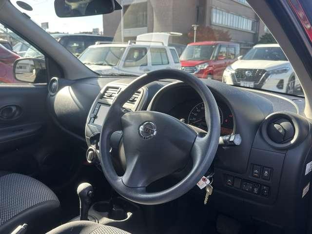 マーチ S 衝突軽減ブレーキ 純正ナビ バックカメラ ワンオーナー フルセグTV Bluetooth接続 DVD再生 ミュージックサーバー オートライト ハイビームアシスト 横滑り防止 車線逸脱警報(4枚目)