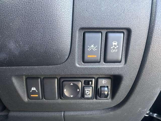 マーチ S 衝突軽減ブレーキ 純正ナビ バックカメラ ワンオーナー フルセグTV Bluetooth接続 DVD再生 ミュージックサーバー オートライト ハイビームアシスト 横滑り防止 車線逸脱警報(17枚目)