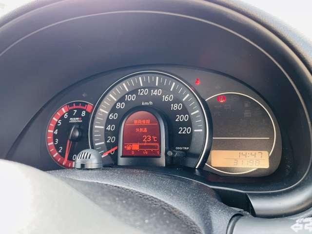 マーチ ニスモ　Ｓ　ＭＴ　オートライト　ナビ　Ｂｌｕｅｔｏｏｔｈ接続　横滑り防止装置（6枚目）