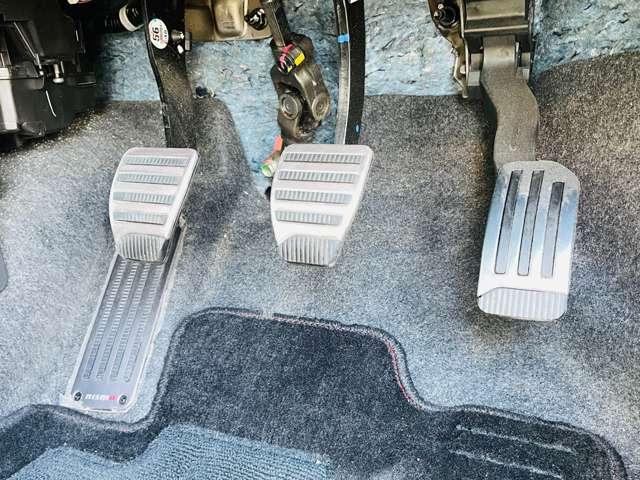 マーチ ニスモ　Ｓ　ＭＴ　オートライト　ナビ　Ｂｌｕｅｔｏｏｔｈ接続　横滑り防止装置（16枚目）