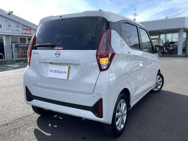 デイズ X 自社社用車 全周囲カメラ オーディオ再生 Bluetooth接続 USB入力端子 ハイビームアシスト 横滑り防止装置 踏み間違い防止装置 車線逸脱警報(2枚目)