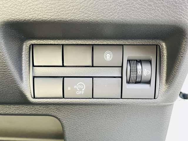 デイズ X 自社社用車 全周囲カメラ オーディオ再生 Bluetooth接続 USB入力端子 ハイビームアシスト 横滑り防止装置 踏み間違い防止装置 車線逸脱警報(14枚目)