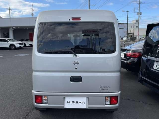 NV100クリッパーバン DX GLパッケージ 両側スライドドア CD再生 パワーウインドウ(10枚目)
