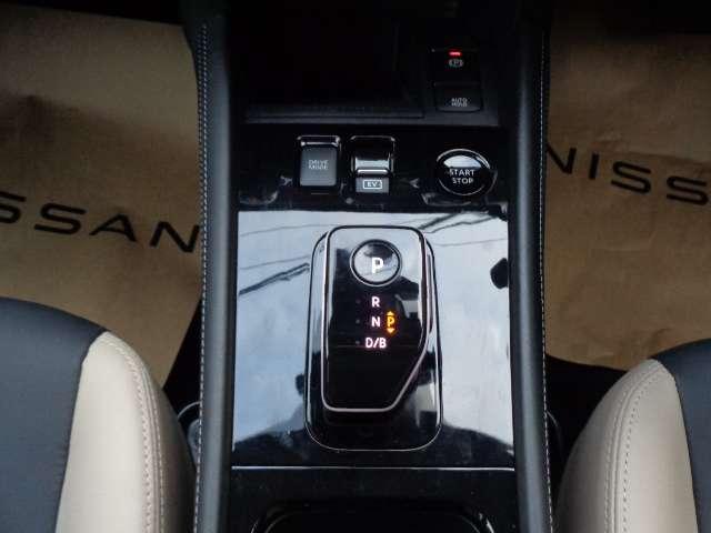 キックス Ｘ　ツートーンインテリアエディション　１．２　Ｘ　ツートーン　インテリアエディション（ｅ－ＰＯＷＥＲ）／社用車／プロパイロット／ナビ／全周囲カメラ／ＥＴＣ／衝突被害軽減ブレーキ／横滑り防止装置／アクセル踏み間違い防止装置／障害物センサー（17枚目）