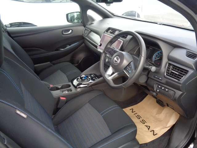 リーフ ｅ＋　Ｘ　／プロパイロット／純正９インチナビ／全周囲カメラ／ドラレコ前後／ＥＴＣ２．０／衝突被害軽減ブレーキ／横滑り防止装置／アクセル踏み間違い防止装置／障害物センサー（8枚目）