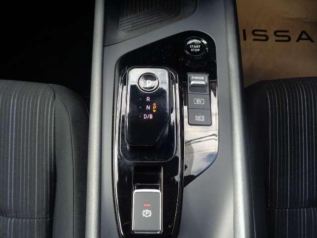 ノート 1.2 X /試乗車/純正9インチナビ/全周囲カメラ/(18枚目)