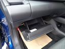 【グローブボックス】収納スペースも充実しております♪