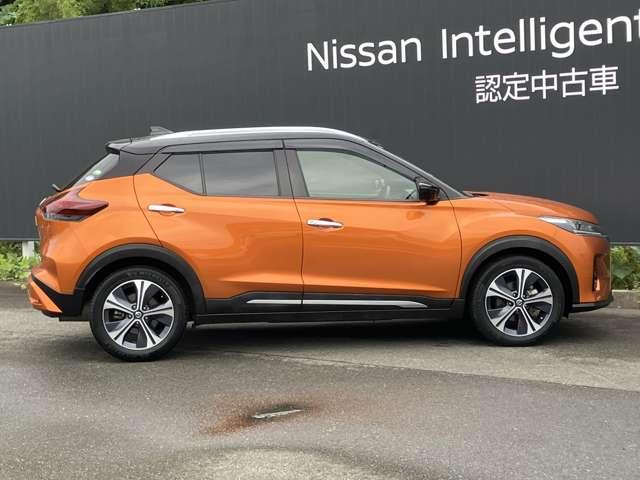 キックス １．２　Ｘ　ツートーン　インテリアエディション　（ｅ－ＰＯＷＥＲ）　ワンオーナー　大画面ナビ　全周囲カメラ　エマージェンシーＢ　セキュリティ　アラウンドモニター　Ｒカメラ　ＬＥＤ　ワンオーナ　エアコン　ドラレコ　スマートキー　記録簿　ＥＴＣ　メモリーナビ　サイドエアバック　ＡＷ　キーレス　寒冷地仕様　ＡＢＳ（8枚目）